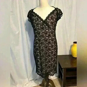 Miusol Black Lace Dress. Lined. Size 2XL. Keyhole Back